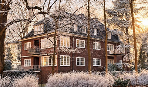 Exclusive maisonette apartment near Hirschpark, perfect for discerning individuals.