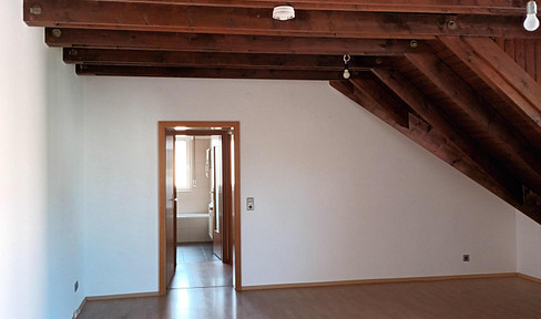 Von privat: 2 Zi.-Wohnung in Frankenthal-Nord inkl. PKW-Stellplatz und Loggia