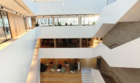 Modern office spaces, ranging from large to small, located in a prestigious address and prime location.