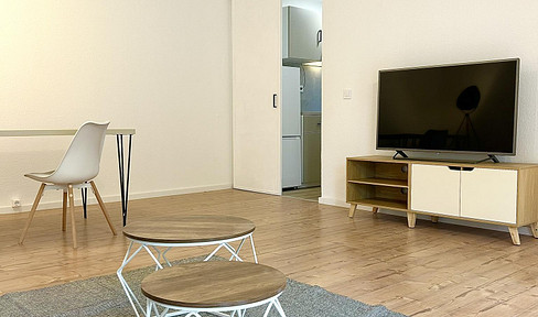 🌟 Erstklassig renovierte & möblierte 2-Zimmer-Wohnung mit Einbauküche & Tiefgarage