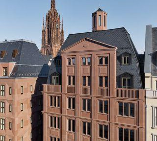 112 square meters, 4 rooms, 2 bathrooms, built in 2018 - pets allowed, available from November 1st, 2026.