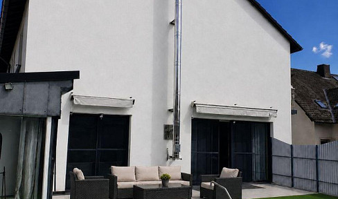 Traumhaftes Eigennutzer-Domizil mit Pool & Garten + 1.920 € mtl. Mieteinnahmen zur Finanzierung