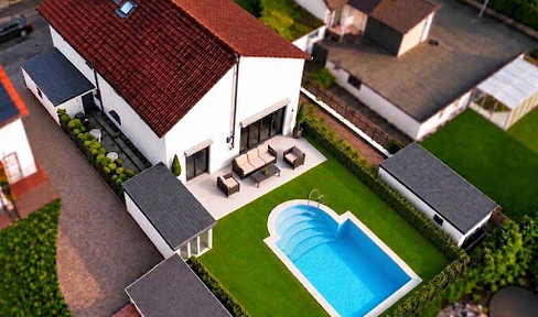 PRIVATE ACCOMMODATION WITH A PRIVATE POOL & GARDEN + RENTAL INCOME.