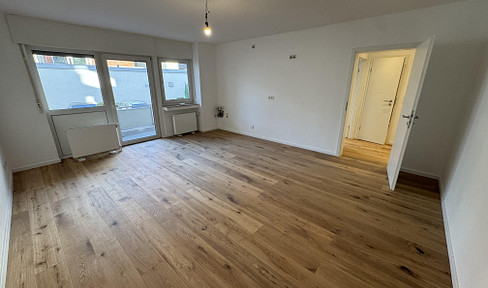 Mitten in Köln: Hochwertig kernsanierte Wohnung mit eigenem Parkplatz