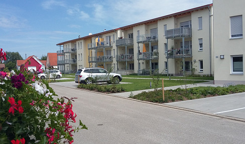 Wohnen wo andere Urlaub machen - Attraktive 1-Zimmer-Wohnung mit Balkon und EBK in Muhr am See