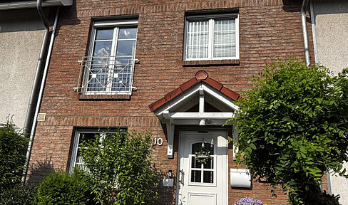 For sale by owner, no real estate agent! Family-friendly terraced house in a perfect location, with solar panels.