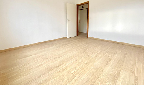 2-Zimmer-Wohnung mit Balkon &  Einbauküche