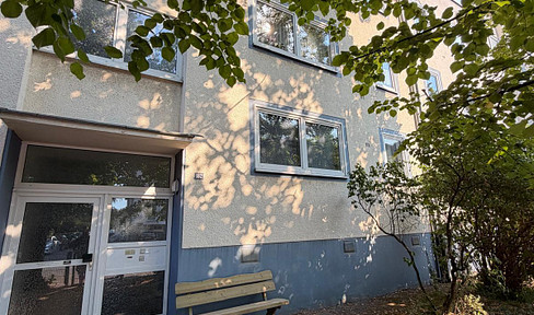 Helle Dachgeschosswohnung mit Einbauküche in zentraler Kölner Lage – provisionsfrei
