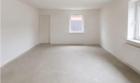 3-room apartment, ground floor, recently renovated, close to the city center.