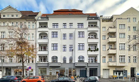 High-quality commercial space in Charlottenburg - 104 m² showroom and studio.