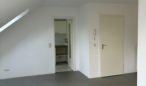 Helle Dachgeschosswohnung in ruhiger Lage