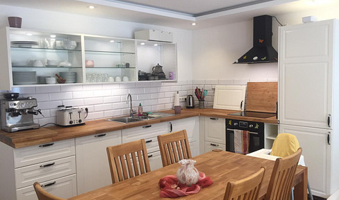 Modernisierte 3.5 Zimmer Wohnung mit Terasse + Balkon und Garage in der Südstadt