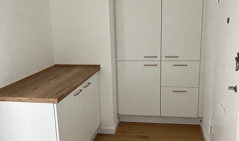 Move-in ready apartment gem with custom-made kitchen and a quiet balcony overlooking greenery - No commission!