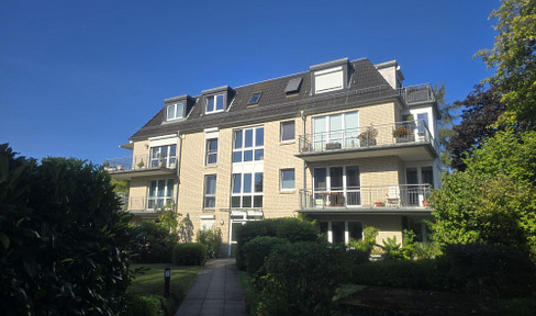 Lichtdurchflutete 2 Zimmer Etagenwohnung mit grossem Balkon und Tiefgaragenstellplatz