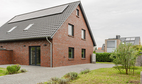 Moderne, energieeffiziente Doppelhaushälfte A+ in Winsen (Luhe), Wärmepumpe & Photovoltaik