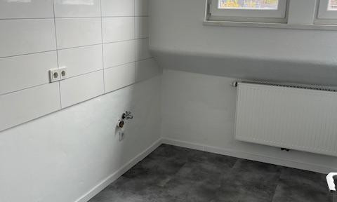 Newly renovated, beautiful 2-room apartment in a desirable location.
