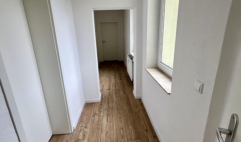 Brand new apartment after complete renovation: attractive 2-room apartment with fitted kitchen in Dessau.