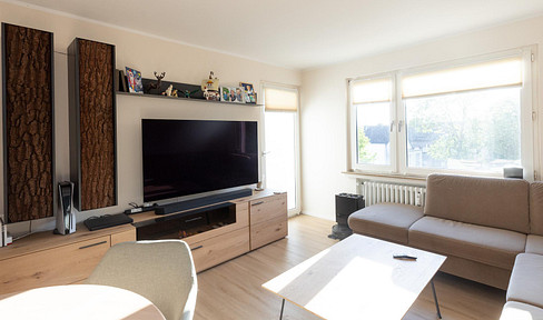 No fees! 2-room apartment with balcony and parking space.