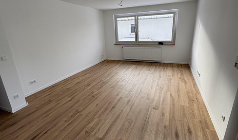 Erstbezug nach Sanierung mit EBK & Balkon - freundliche 2,5-Zimmer-Wohnung in Rinteln