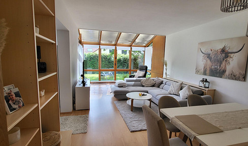 3-room apartment with fitted kitchen, 2 terraces, conservatory, and garden, located in a quiet area of Pforzheim Nordstadt.