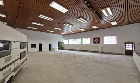 FLEXIBLE AND VERSATILE: Commercial space and warehouse, approximately 500 square meters, with heating, high-voltage electricity, and an electric gate.
