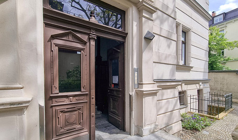 Exklusive Bürofläche in Herrschaftlicher Villa mit Stellplätzen im Hof und Alarmanlage