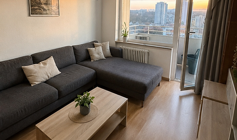 4-room apartment with balcony and stunning views. +++ No commission fees +++