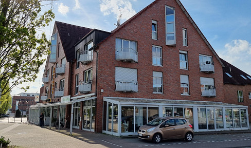 Bright 3-room penthouse apartment with a balcony and elevator, centrally located in Spelle.