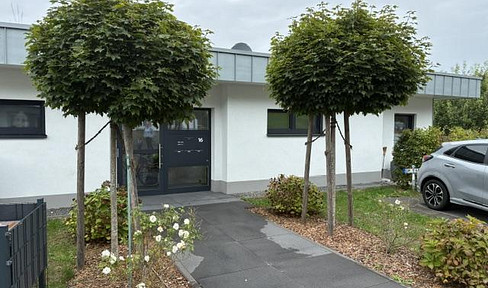 Apartment with 2 rooms and a terrace, located in Engelskirchen.