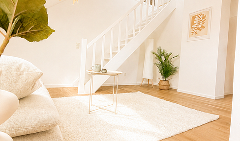 Cozy 2-room apartment in a prime location | Available immediately | No commission fees.