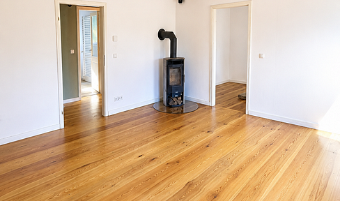 Charmante Altbauwohnung mit Kamin, Balkon & Gemeinschaftsgarten in Berlin Neu-Westend