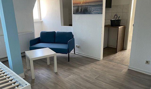 Cozy 1-bedroom apartment in the city center, partially furnished.