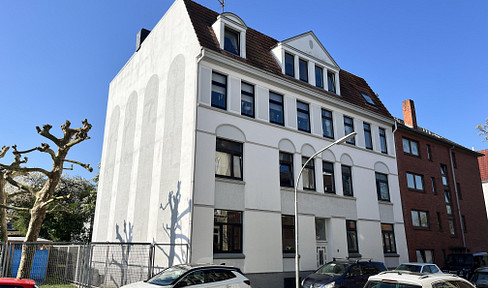 Multi-family building in Wilhelmshaven – 8 units, fully rented, gross rental yield of 6.4%.