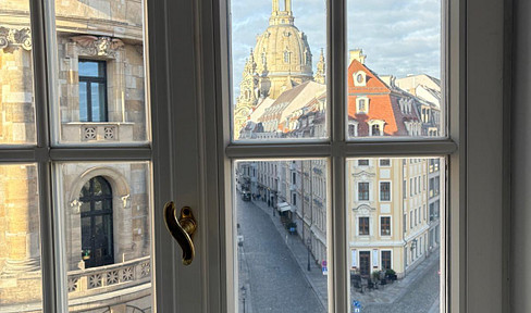 Courland Palace: 110 square meter office/practice space with a view of the Frauenkirche (Church of Our Lady).