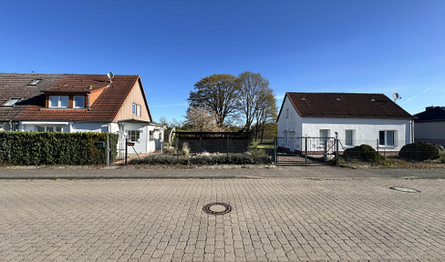 Zwei Häuser auf ca. 1.561 m² – ideal für Mehrgenerationenwohnen