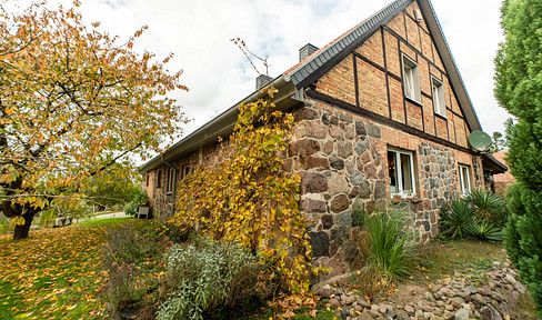 "Country house dream - plenty of space for personal fulfillment."