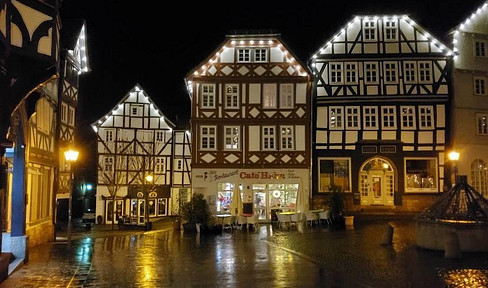 Looking for a tenant to take over a café and restaurant located in the town square (Marktplatz) in Fritzlar, postal code 34560.