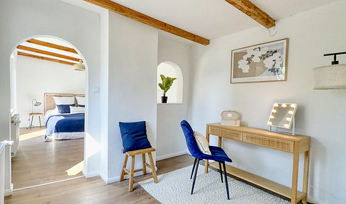 Detached house in the center of Ahrensburg, ready to move into immediately after renovation.