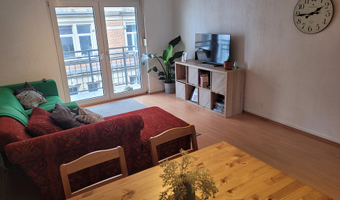 Spacious, bright 3-room apartment in the South City district.