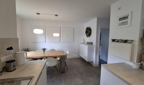 PF-Friedenstraße: Well-maintained 3.5-room apartment with a balcony, located in a quiet, green area - No commission fees.
