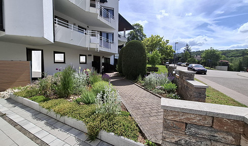 PF-Friedenstraße: Well-maintained 3.5-room apartment with a balcony, located in a quiet, green area - No commission fees.
