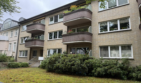 Renovated 3-room apartment in Heimfeld with two balconies.