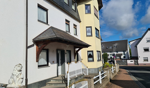 6.7% Return on Investment! - Investment Property/Owner-Occupancy - A beautiful maisonette apartment in Schöneck.