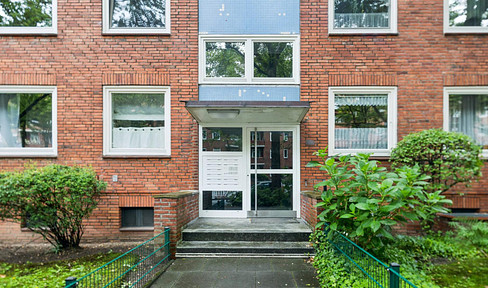Bright 3-room apartment with great potential.