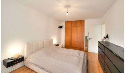 Renovated 3-room apartment in Traunreut, offering approximately 5% return on investment or suitable for personal use.