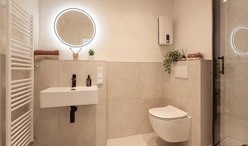Renovated and available immediately | 3-room apartment with south-facing balcony and elevator.
