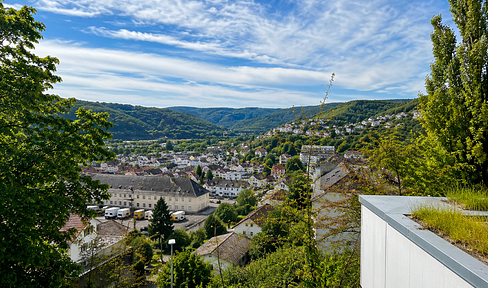 Spacious 3-room apartment with 140 m², a rooftop terrace, and plenty of space, located in Bad Ems.
