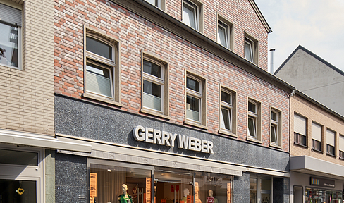 Renovated 3-4 room apartment in the pedestrian zone of Grevenbroich!