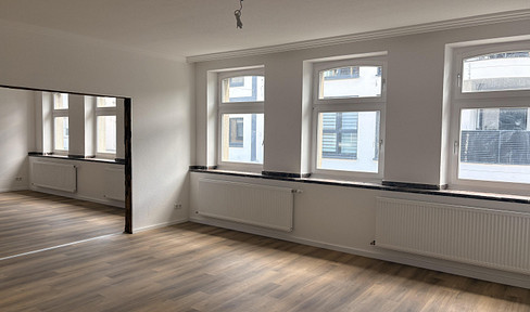 Renovierte 3-4 Zimmerwohnung in der Fußgängerzone! Provisionsfrei!