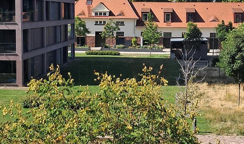 Exclusive 3 ZW, Deckenkühlung, Fussbodenheizung in Parkanlage mit Wasserspielen, 2 Bäder